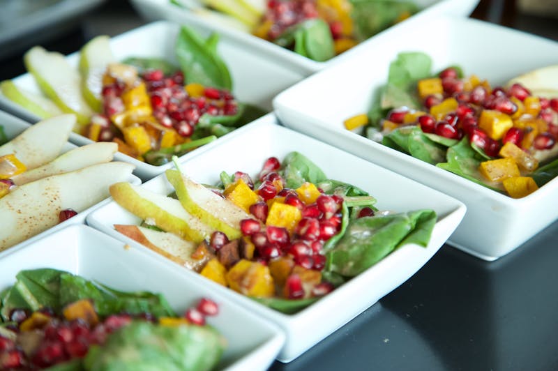 Arugula salad with pears and walnuts